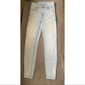 American Eagle light wash skinny jeans